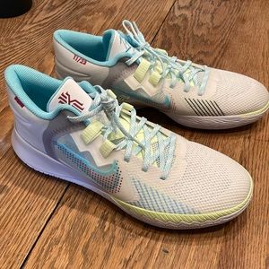 Nike Kyrie 1 World 1 People Sz 11.5 - New